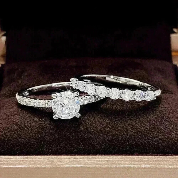 New Beautiful 925 Silver White Sapphires Ring Set - Picture 7 of 7